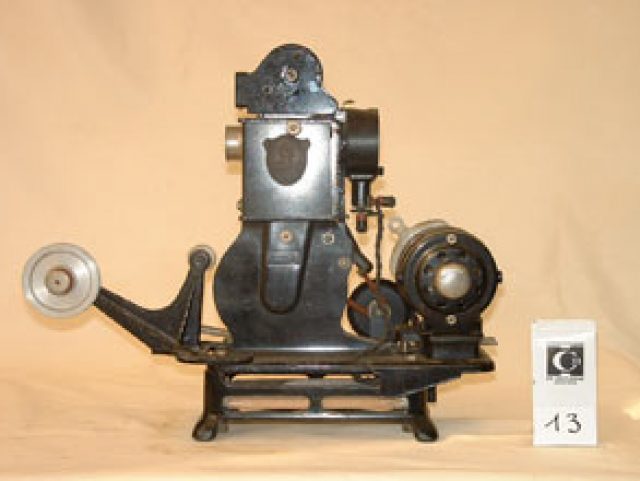 Pathé-Baby modèle C (moteur Same)