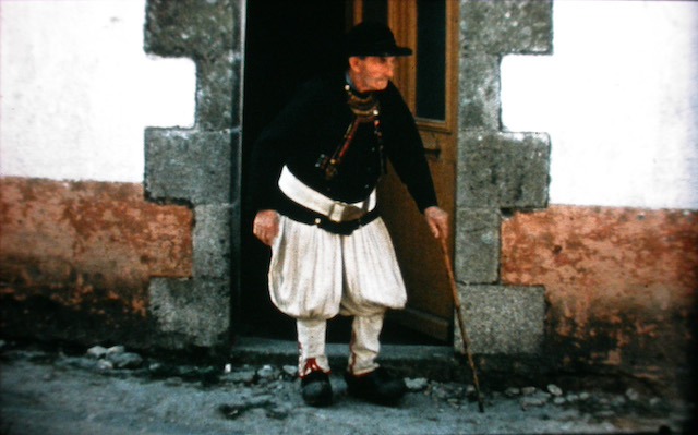 Des histoires de... costumes traditionnels bretons