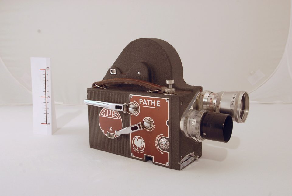 Caméra 16 mm type Webo M de Marque Pathé